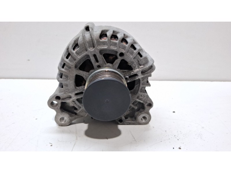 Recambio de alternador para seat leon (5f1) 2.0 tdi referencia OEM IAM TG12c278  