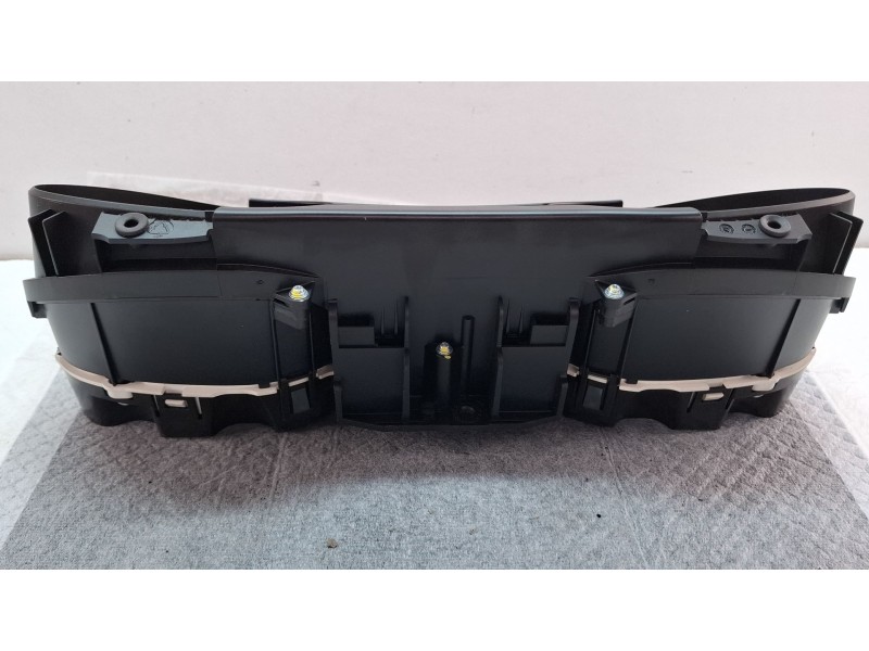 Recambio de cuenta kilometros para audi a4 referencia OEM IAM 8KO920930D  