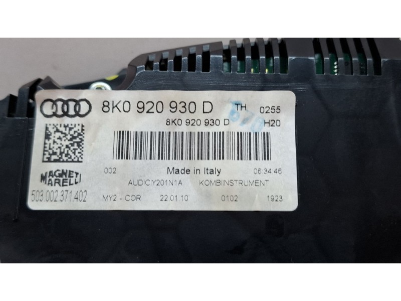 Recambio de cuenta kilometros para audi a4 referencia OEM IAM 8KO920930D  