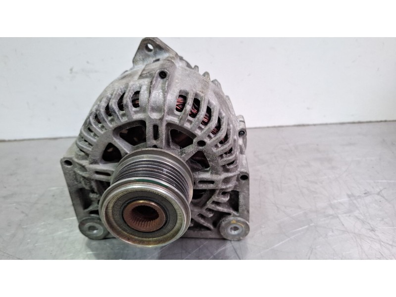Recambio de alternador para dacia sandero referencia OEM IAM TG11CO64  