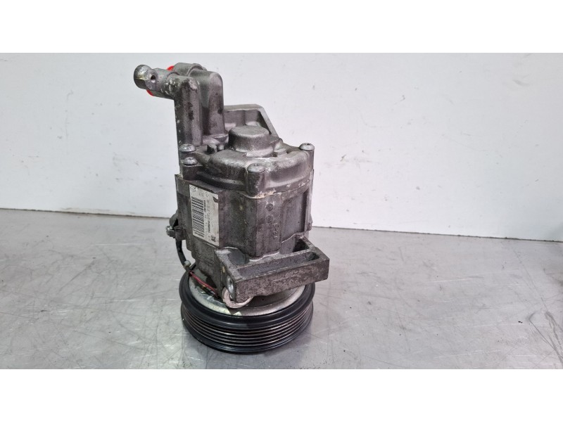 Recambio de compresor aire acondicionado para dacia sandero referencia OEM IAM 926009154R  