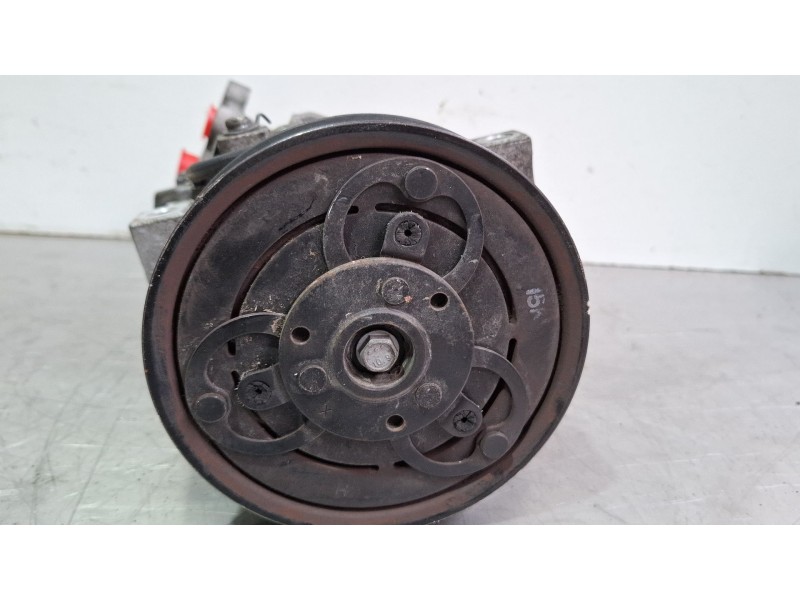 Recambio de compresor aire acondicionado para dacia sandero referencia OEM IAM 926009154R  