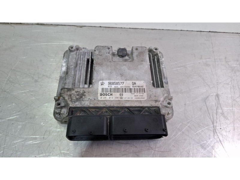 Recambio de centralita motor para opel antara referencia OEM IAM 96858577ga0281014296  