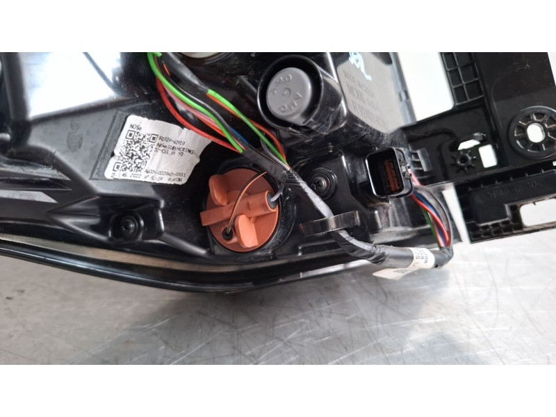 Recambio de piloto trasero derecho para kia sportage 1.6 hibrido no enchufable nq5e/f5p21/m61a17 referencia OEM IAM 92402R2000  