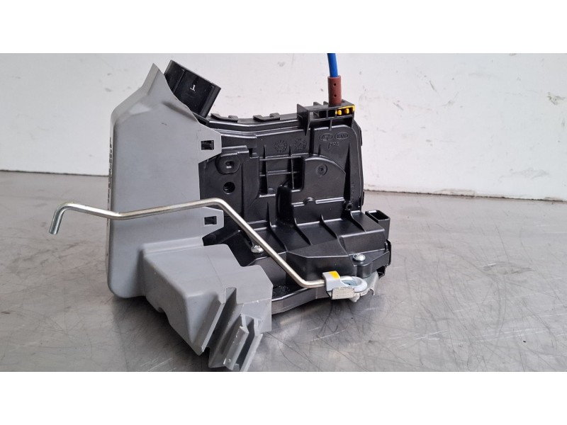 Recambio de cerradura puerta trasera derecha para kia sportage 1.6 hibrido no enchufable nq5e/f5p21/m61a17 referencia OEM IAM 81
