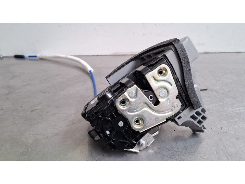 Recambio de cerradura puerta trasera derecha para kia sportage 1.6 hibrido no enchufable nq5e/f5p21/m61a17 referencia OEM IAM 81