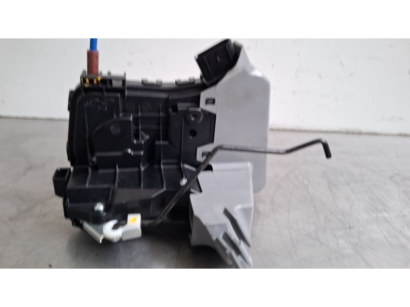 Recambio de cerradura puerta trasera izquierda para kia sportage 1.6 hibrido no enchufable nq5e/f5p21/m61a17 referencia OEM IAM 