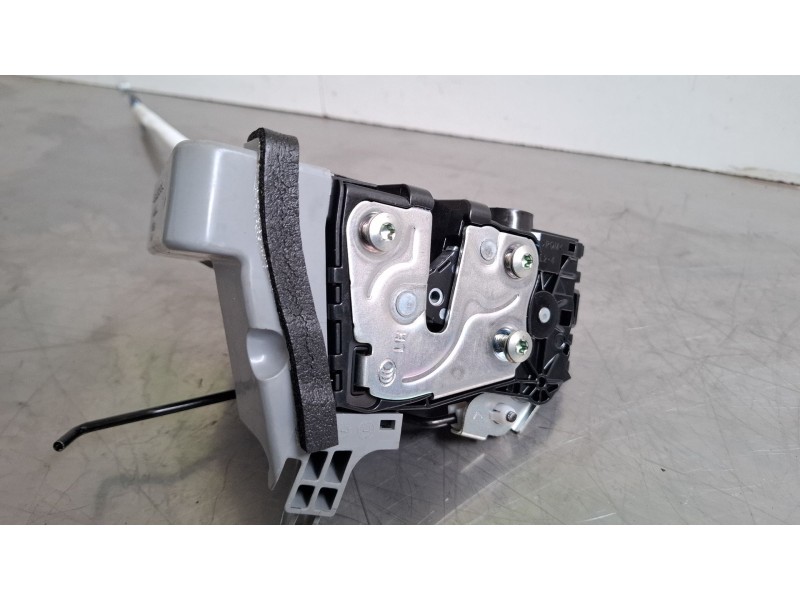 Recambio de cerradura puerta trasera izquierda para kia sportage 1.6 hibrido no enchufable nq5e/f5p21/m61a17 referencia OEM IAM 
