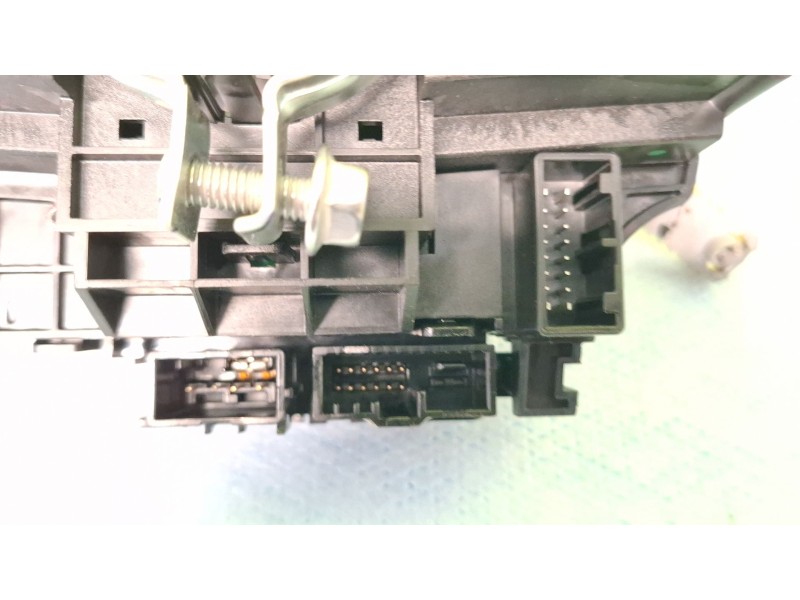 Recambio de mando multifuncion para kia sportage 1.6 hibrido no enchufable nq5e/f5p21/m61a17 referencia OEM IAM 934D5R2940  