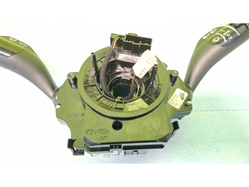 Recambio de mando multifuncion para kia sportage 1.6 hibrido no enchufable nq5e/f5p21/m61a17 referencia OEM IAM 934D5R2940  