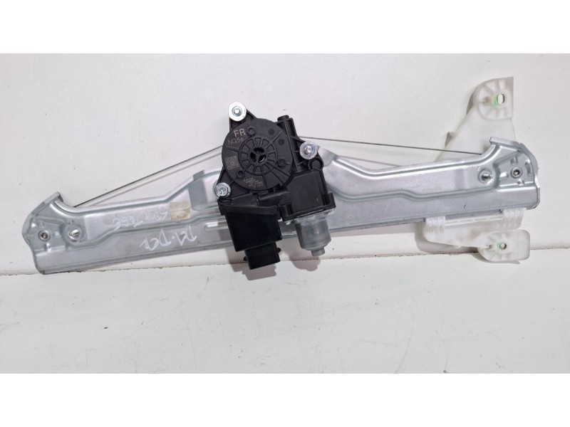 Recambio de elevalunas delantero derecho para kia sportage 1.6 hibrido no enchufable nq5e/f5p21/m61a17 referencia OEM IAM 82460R