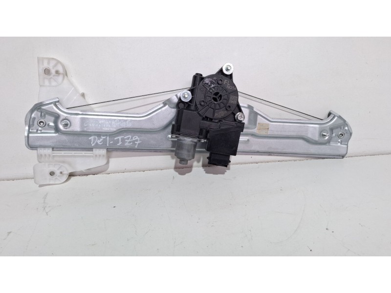 Recambio de elevalunas delantero izquierdo para kia sportage 1.6 hibrido no enchufable nq5e/f5p21/m61a17 referencia OEM IAM 8245