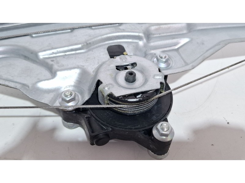 Recambio de elevalunas delantero izquierdo para kia sportage 1.6 hibrido no enchufable nq5e/f5p21/m61a17 referencia OEM IAM 8245