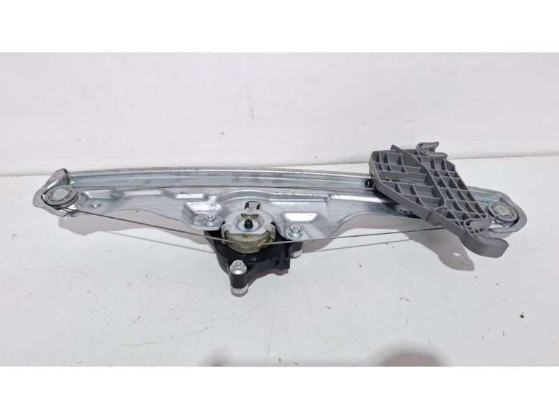 Recambio de elevalunas trasero derecho para kia sportage 1.6 hibrido no enchufable nq5e/f5p21/m61a17 referencia OEM IAM 82460R20