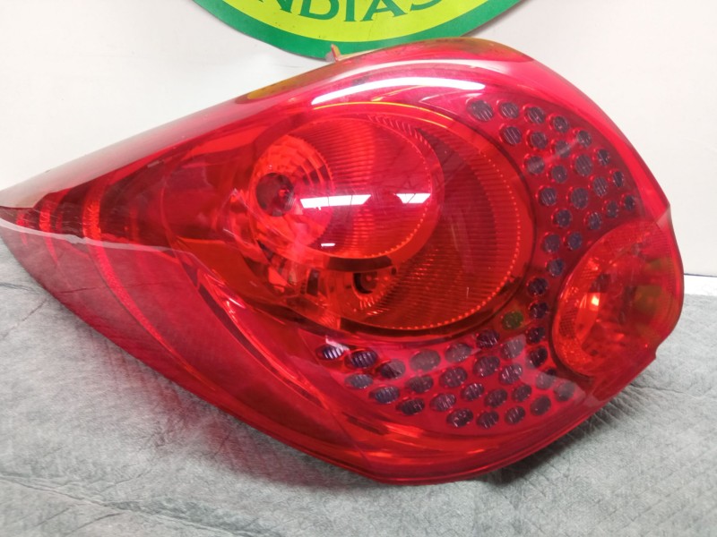 Recambio de piloto trasero izquierdo para peugeot 207 referencia OEM IAM   