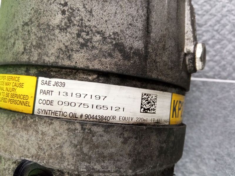 Recambio de compresor aire acondicionado para opel vectra referencia OEM IAM 13197197  