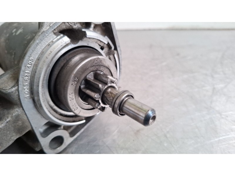 Recambio de motor arranque para volkswagen golf referencia OEM IAM 0001107020  