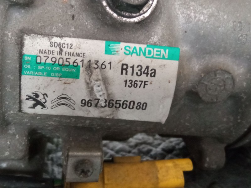 Recambio de compresor aire acondicionado para peugeot 208 referencia OEM IAM 9673656080  