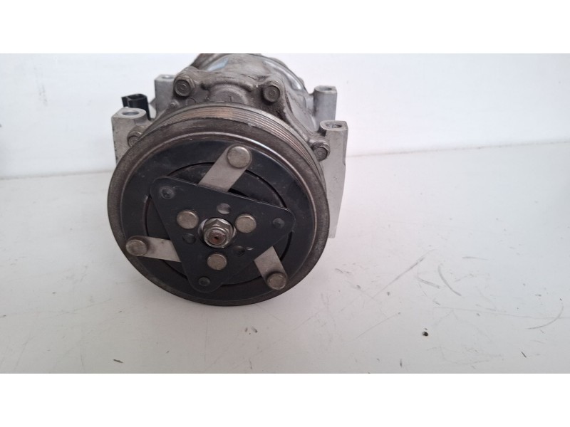 Recambio de compresor aire acondicionado para mazda mazda 3 referencia OEM IAM SD7V16  
