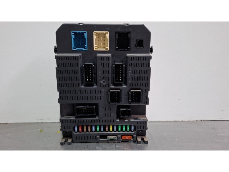 Recambio de centralita bsi para peugeot 308 referencia OEM IAM 9663798180  