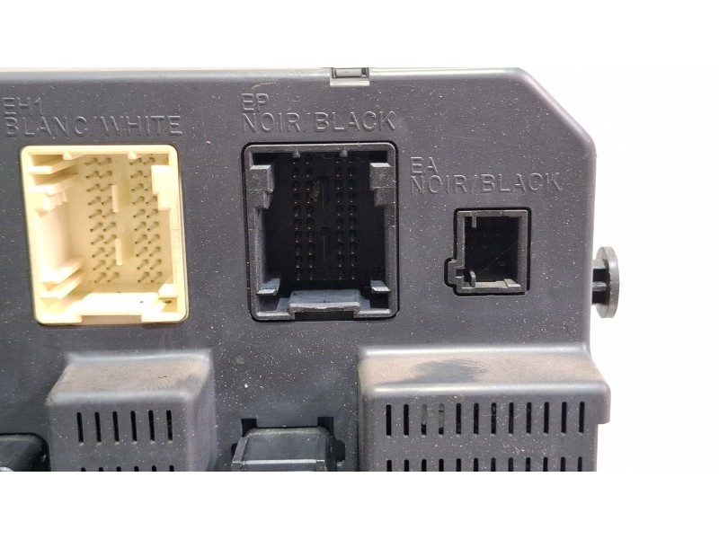 Recambio de centralita bsi para peugeot 308 referencia OEM IAM 9663798180  