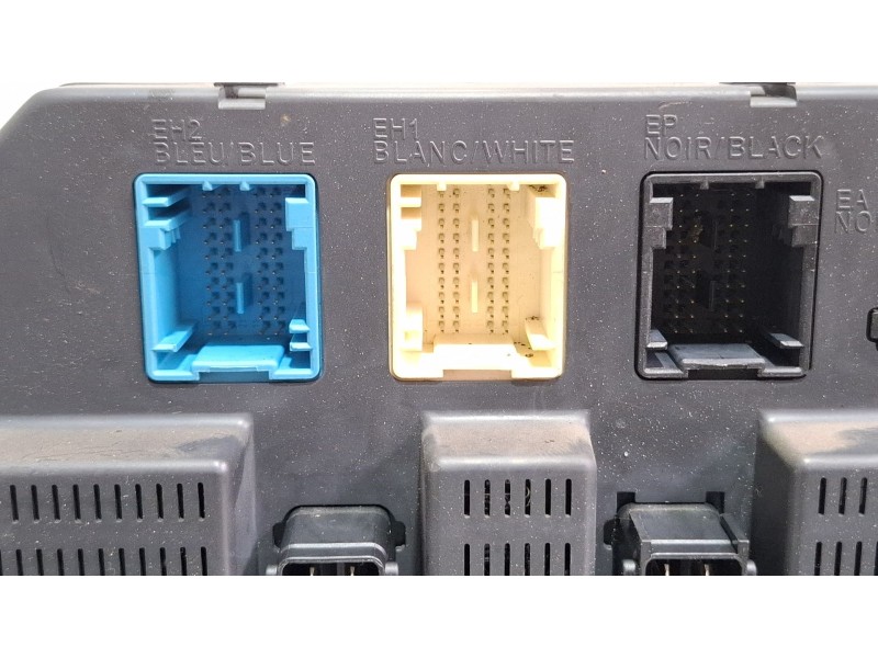 Recambio de centralita bsi para peugeot 308 referencia OEM IAM 9663798180  