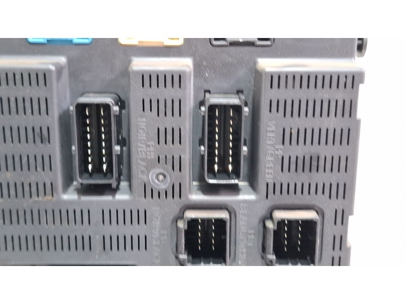 Recambio de centralita bsi para peugeot 308 referencia OEM IAM 9663798180  