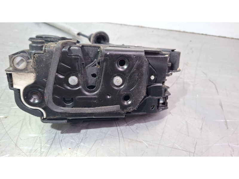 Recambio de cerradura puerta trasera izquierda para volkswagen polo referencia OEM IAM 6R4839015A  