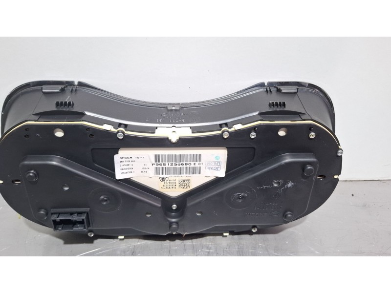Recambio de cuenta kilometros para peugeot 307 referencia OEM IAM 21651862-5 P9651299680E01  