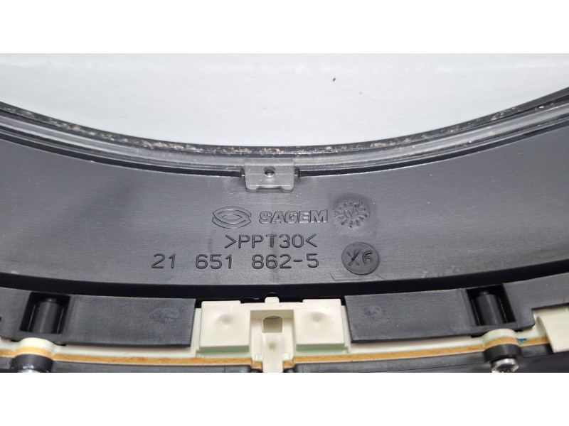 Recambio de cuenta kilometros para peugeot 307 referencia OEM IAM 21651862-5 P9651299680E01  