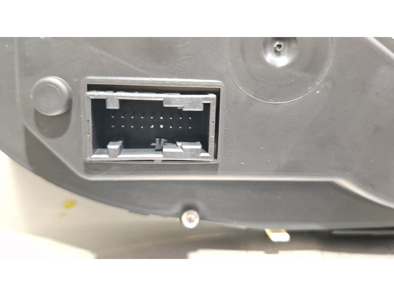 Recambio de cuenta kilometros para peugeot 307 referencia OEM IAM 21651862-5 P9651299680E01  