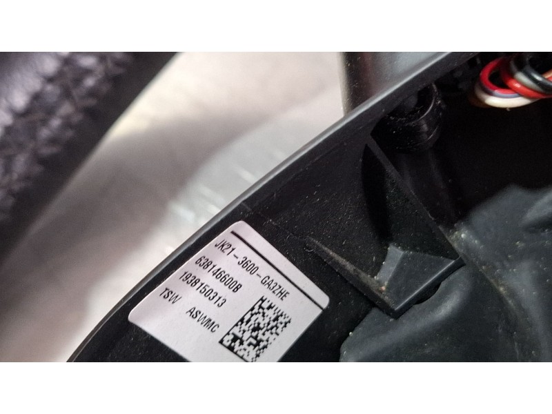 Recambio de volante (sin airbag) para ford tourneo referencia OEM IAM 638146600b jk213600  