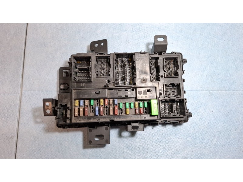 Recambio de caja reles / fusibles para ford tourneo referencia OEM IAM KK3T15604  