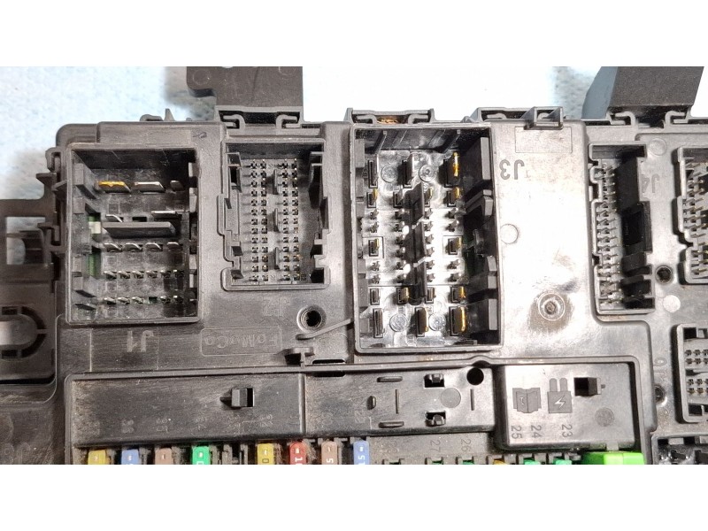 Recambio de caja reles / fusibles para ford tourneo referencia OEM IAM KK3T15604  