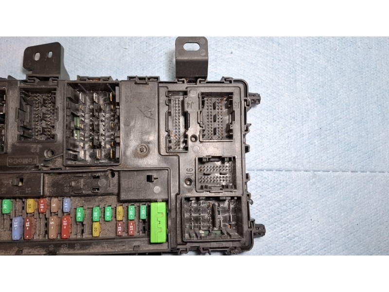 Recambio de caja reles / fusibles para ford tourneo referencia OEM IAM KK3T15604  