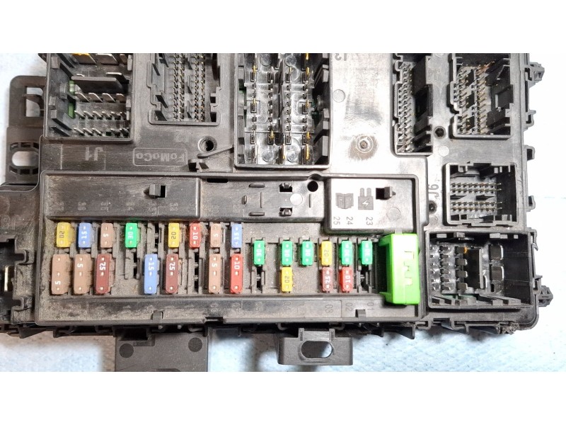Recambio de caja reles / fusibles para ford tourneo referencia OEM IAM KK3T15604  