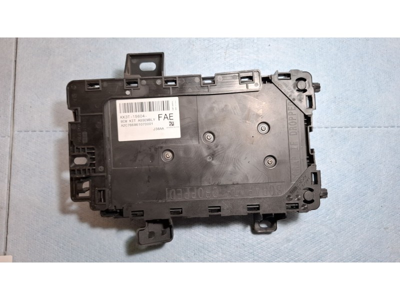 Recambio de caja reles / fusibles para ford tourneo referencia OEM IAM KK3T15604  