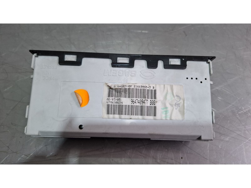 Recambio de pantalla multifuncion para citroën c3 referencia OEM IAM 9647409477B00  
