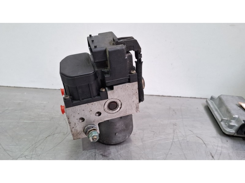 Recambio de modulo abs para volkswagen passat referencia OEM IAM 8E0614111AB  