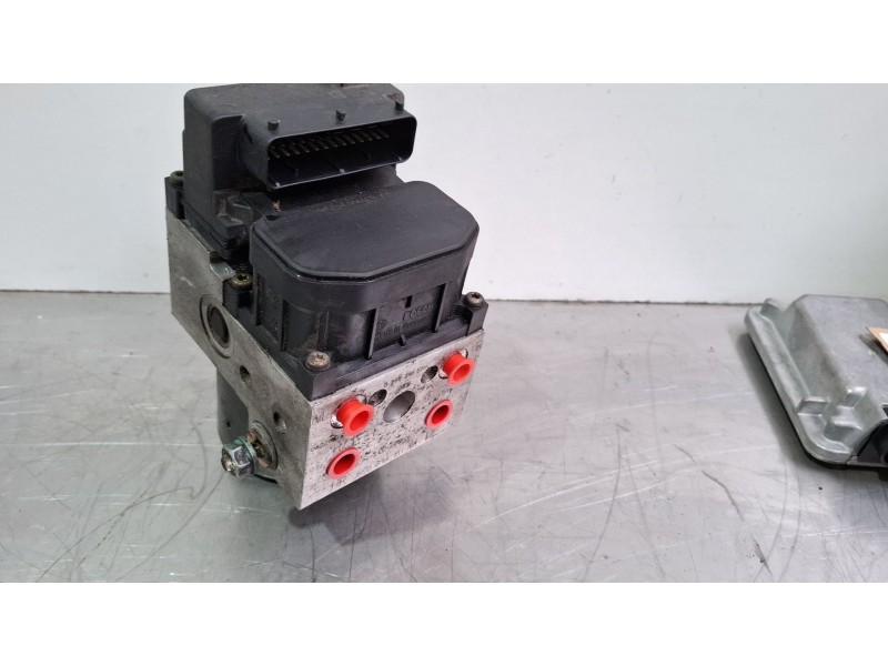 Recambio de modulo abs para volkswagen passat referencia OEM IAM 8E0614111AB  