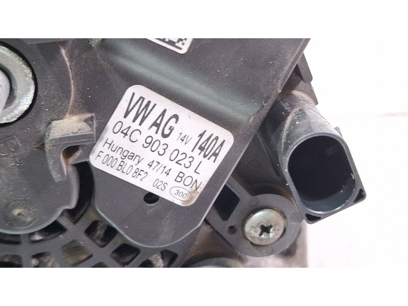Recambio de alternador para volkswagen polo referencia OEM IAM 04C903023L  