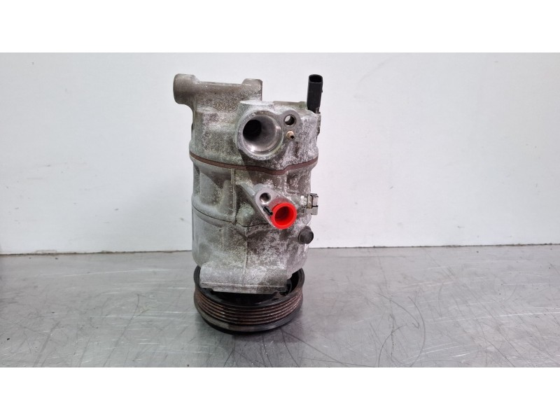Recambio de compresor aire acondicionado para volkswagen polo referencia OEM IAM 5Q0820803E  