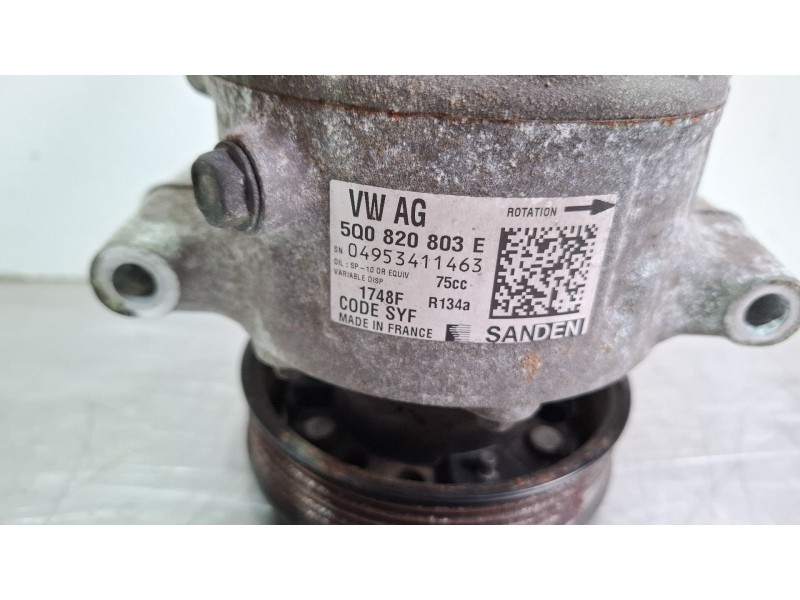 Recambio de compresor aire acondicionado para volkswagen polo referencia OEM IAM 5Q0820803E  