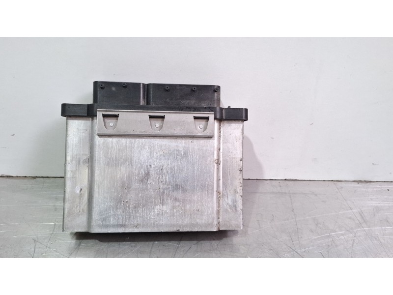 Recambio de centralita motor para volkswagen polo referencia OEM IAM 04E907309AF 0261S09531  