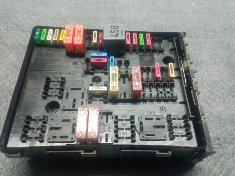 Recambio de caja reles / fusibles para seat altea referencia OEM IAM 1K0937124K  