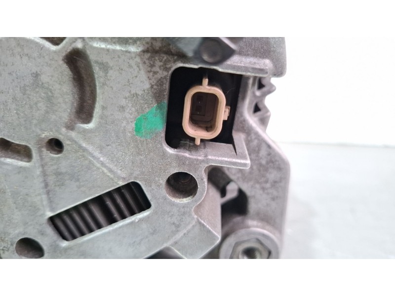 Recambio de alternador para renault latitude referencia OEM IAM 8200654785  