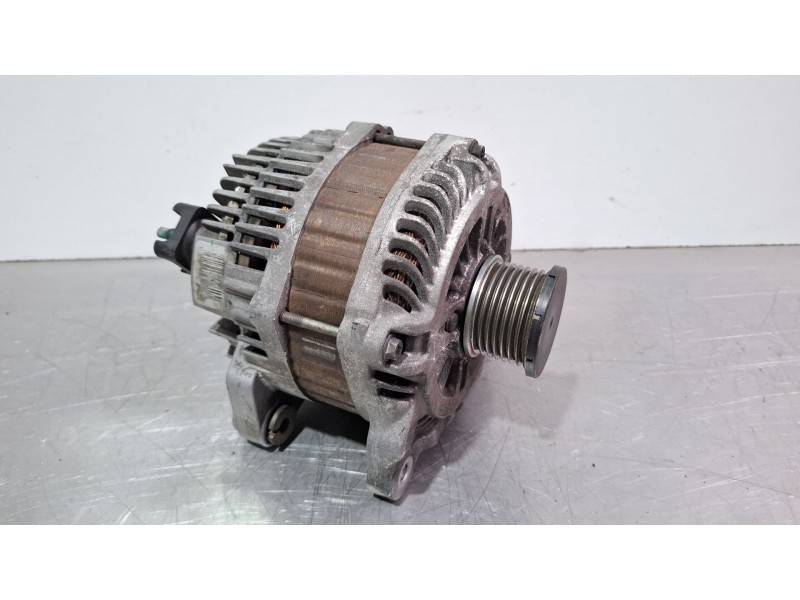 Recambio de alternador para renault latitude referencia OEM IAM 8200654785  