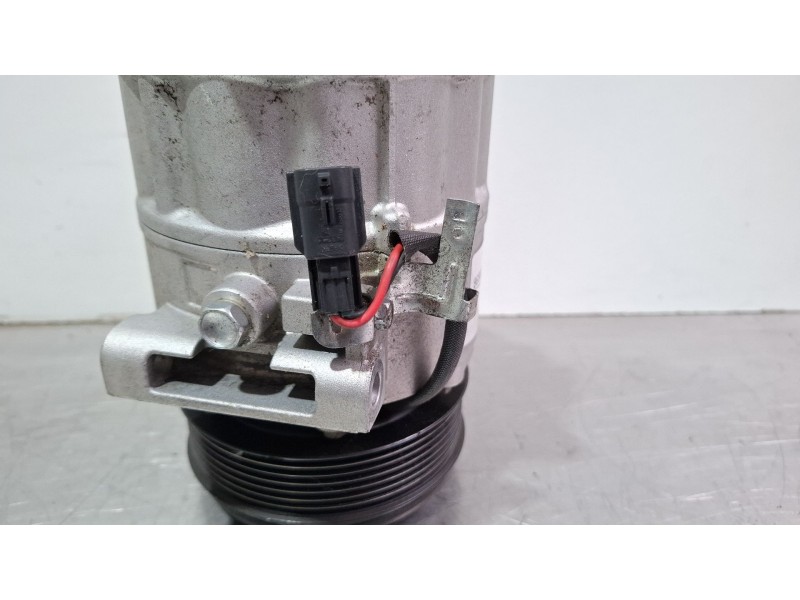 Recambio de compresor aire acondicionado para renault latitude referencia OEM IAM 0500696  