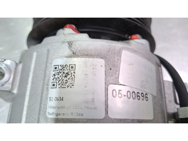 Recambio de compresor aire acondicionado para renault latitude referencia OEM IAM 0500696  