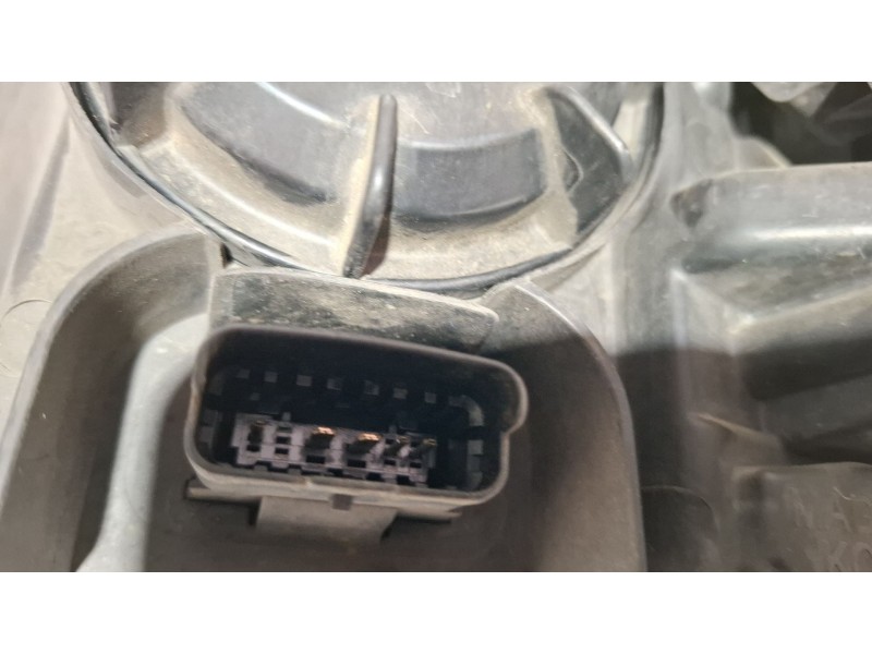 Recambio de faro delantero derecho para renault latitude referencia OEM IAM 260105696R  